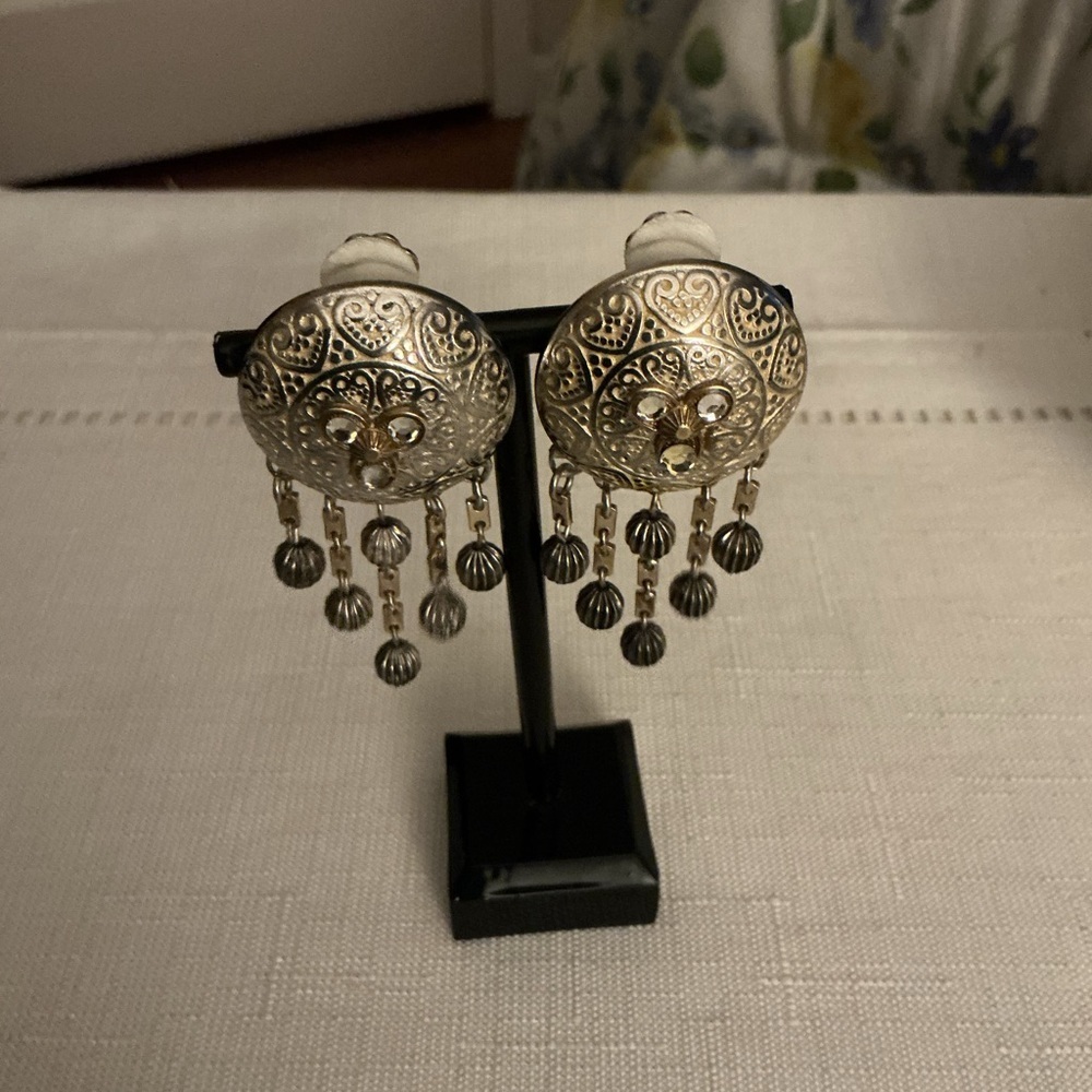 Coro Vintage Heart Pattern Silver Tone Clip Earrings